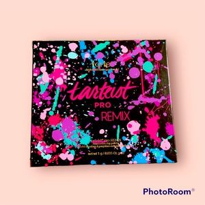 Tarteist Pro Remix Amazonian Clay Eyeshadow Palette.